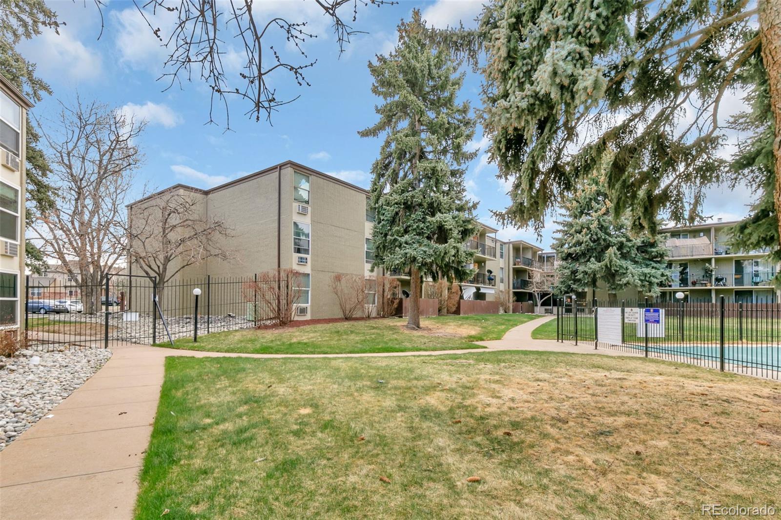 2281 S Vaughn Way Unit: 318A