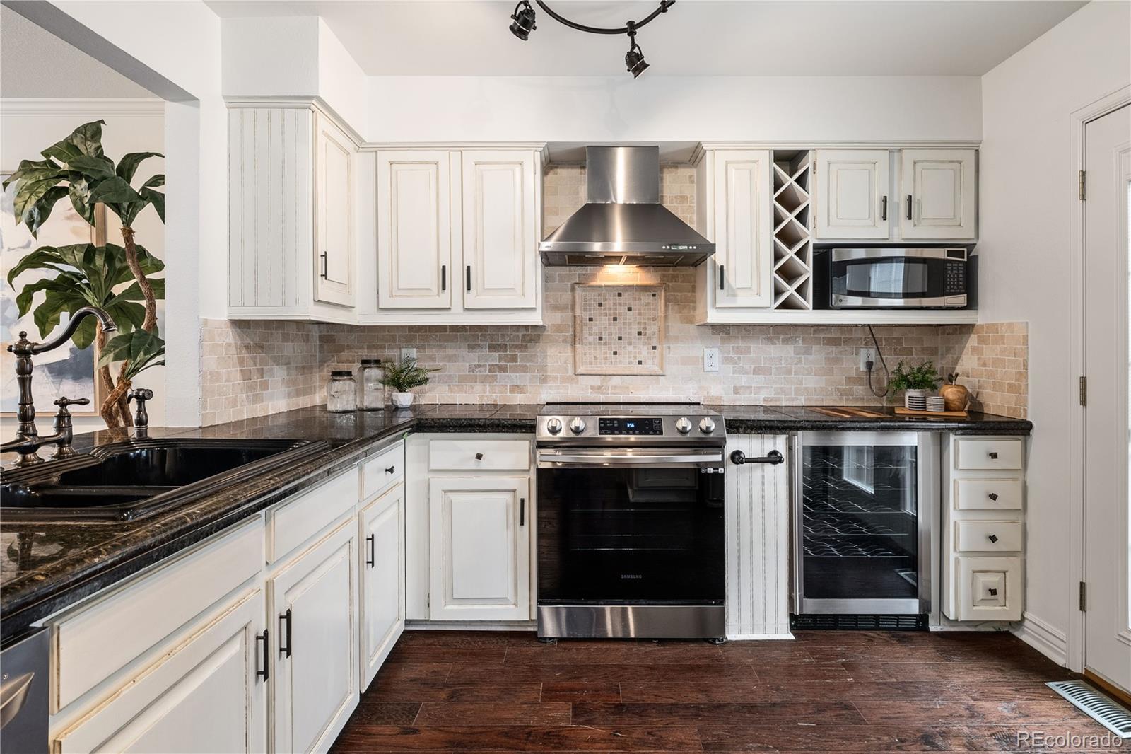 7925 W Layton Avenue Unit: 404