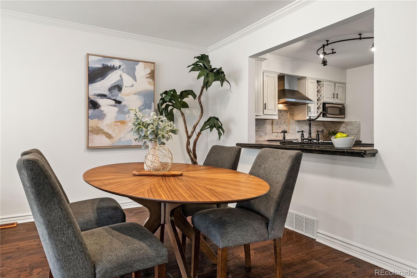 7925 W Layton Avenue Unit: 404