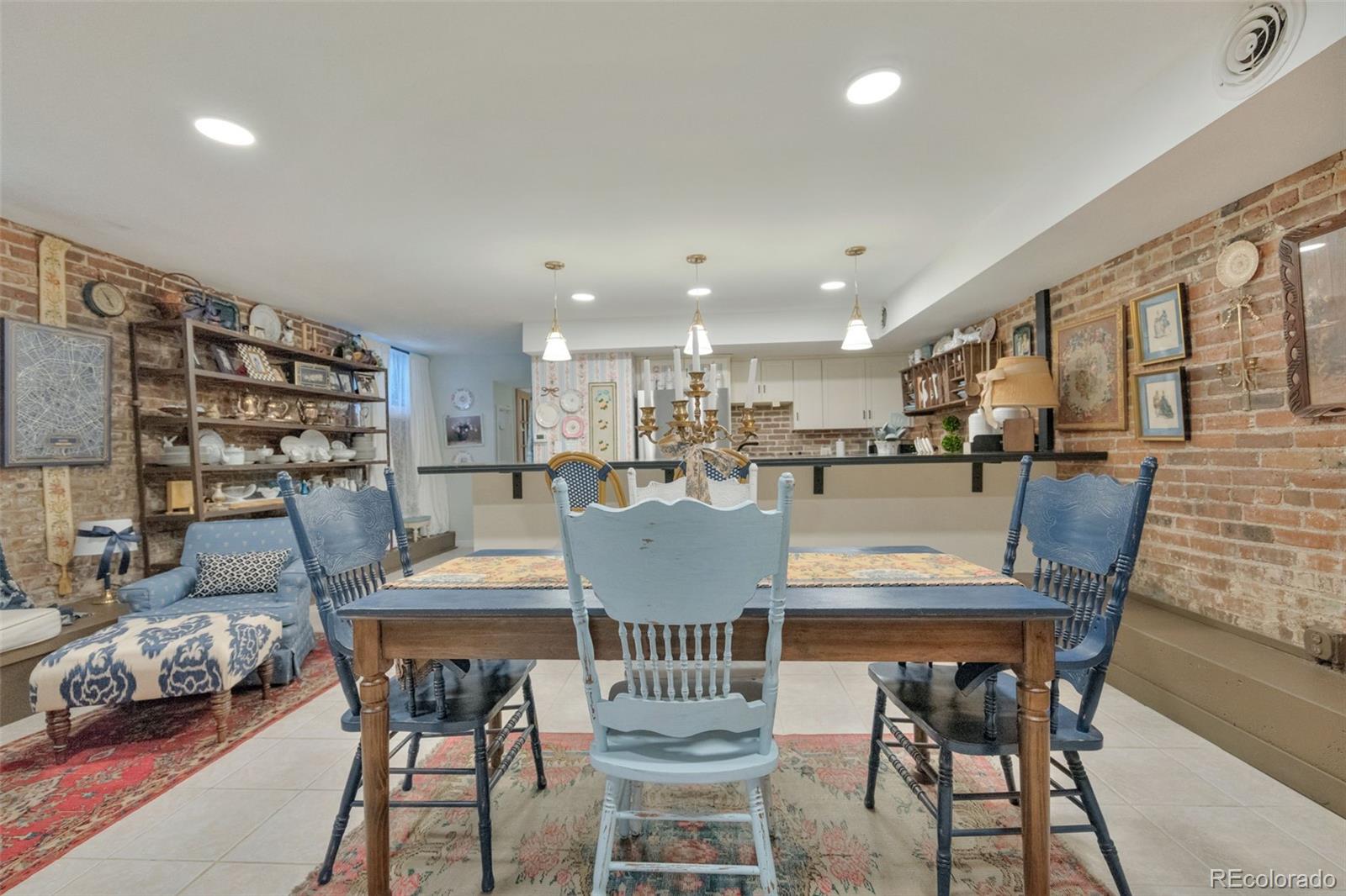 1210 E Colfax Avenue Unit: 101