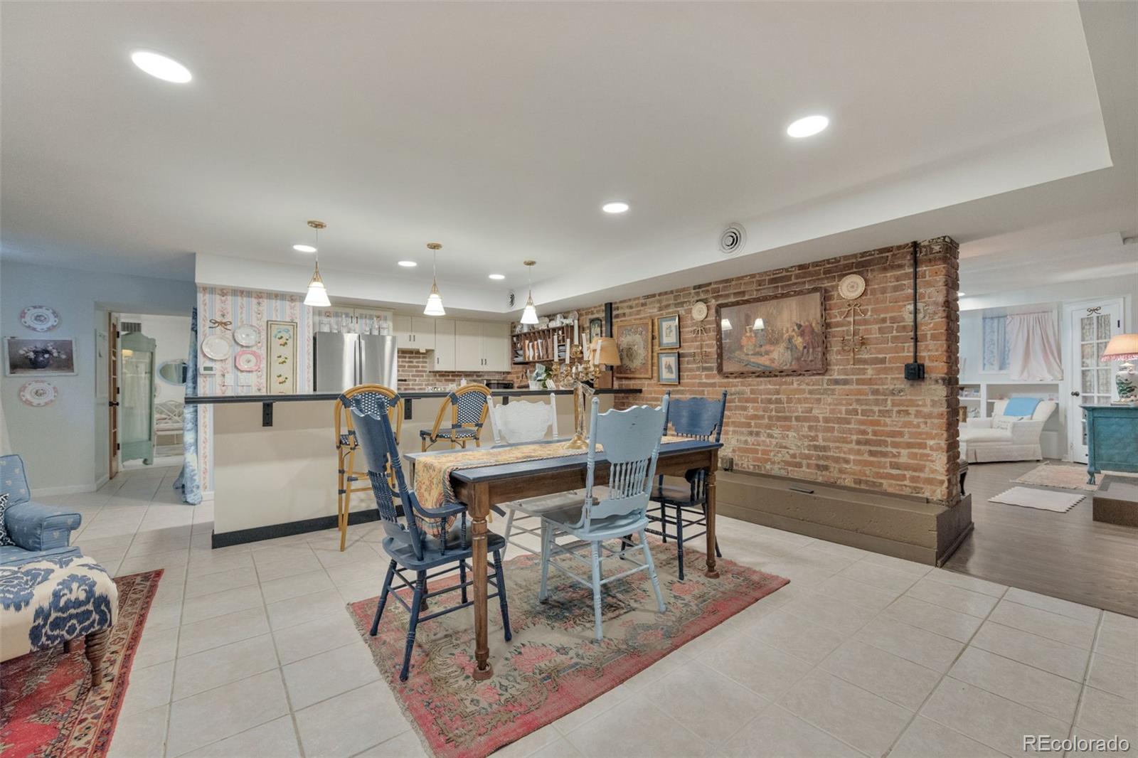 1210 E Colfax Avenue Unit: 101