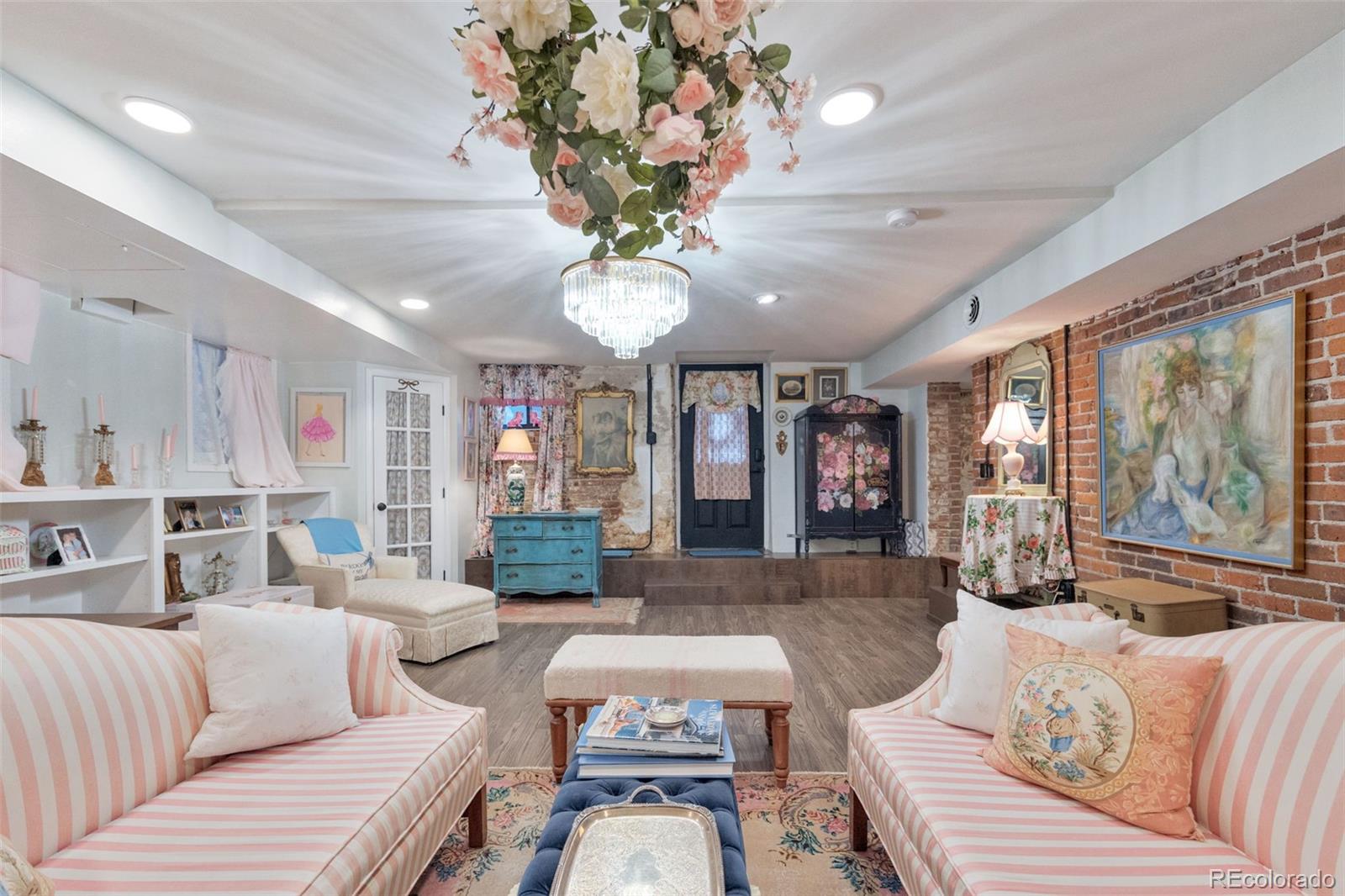 1210 E Colfax Avenue Unit: 101