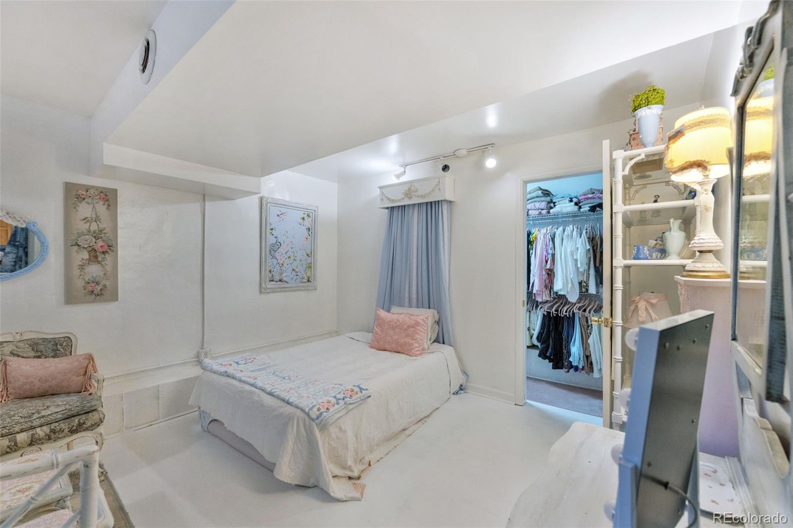 1210 E Colfax Avenue Unit: 101