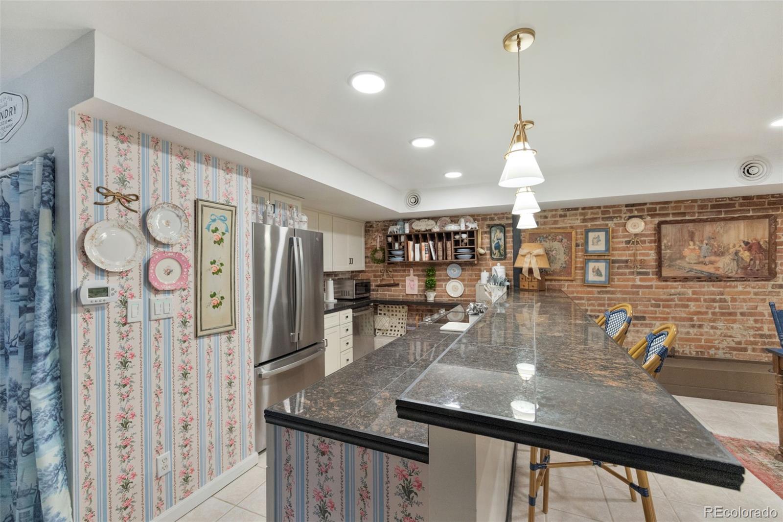 1210 E Colfax Avenue Unit: 101