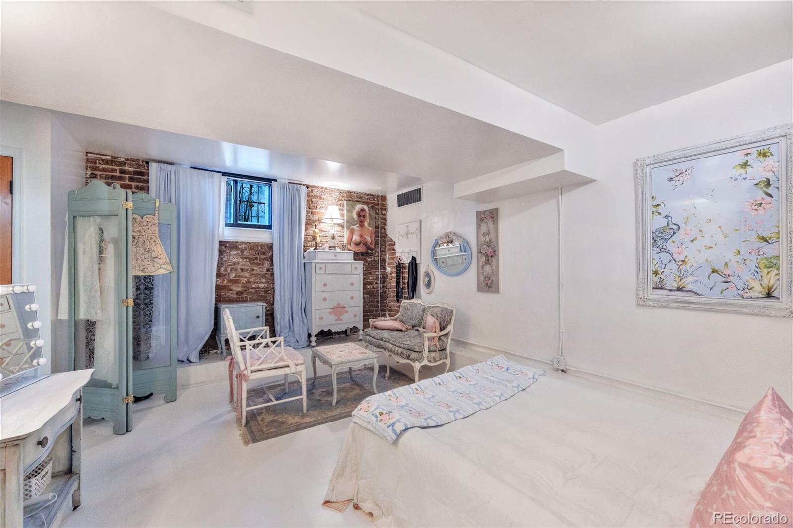 1210 E Colfax Avenue Unit: 101