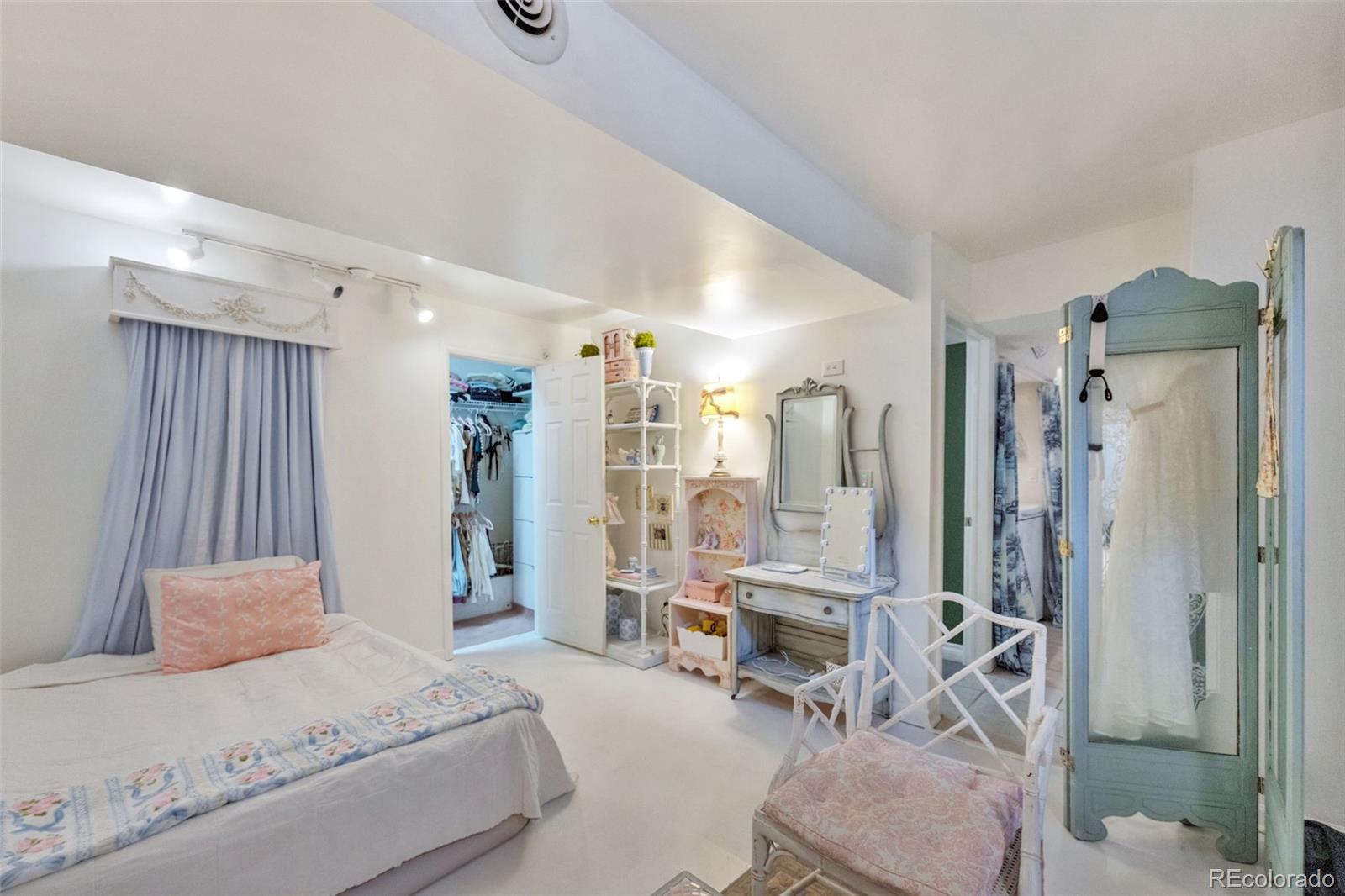 1210 E Colfax Avenue Unit: 101