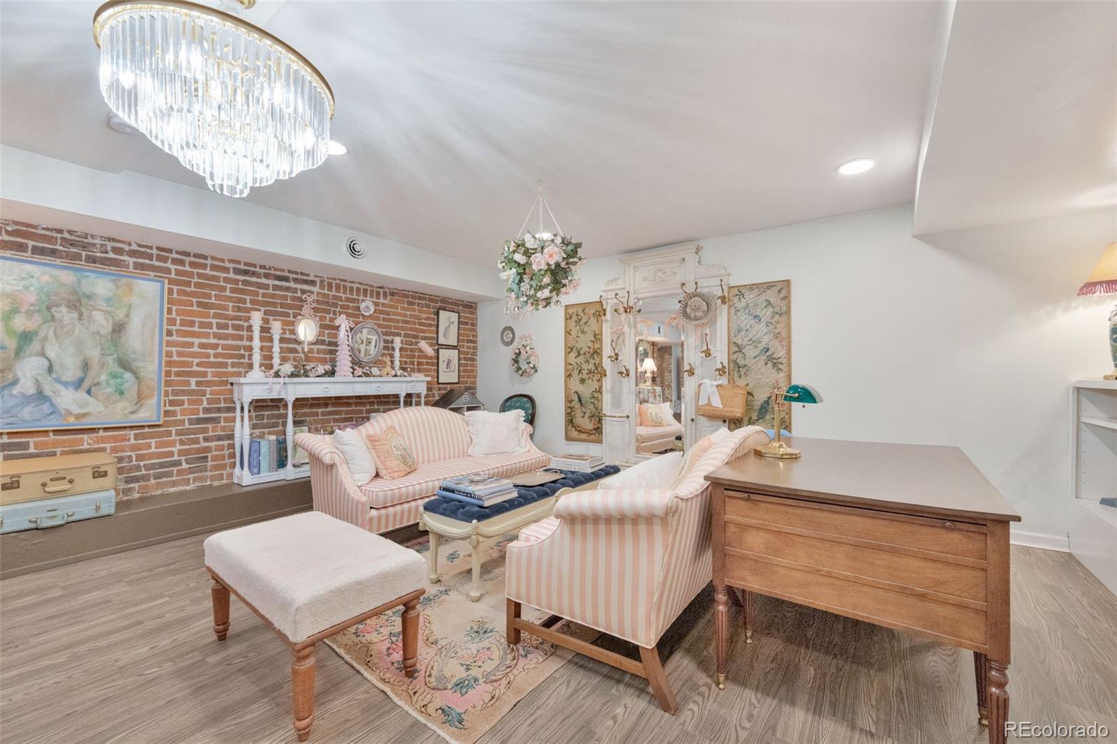 1210 E Colfax Avenue Unit: 101