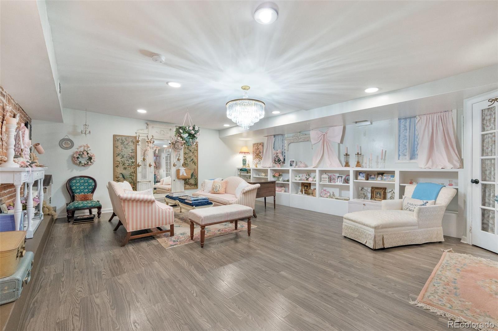 1210 E Colfax Avenue Unit: 101