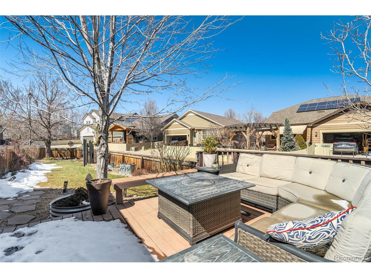 14241 Waterside Ln