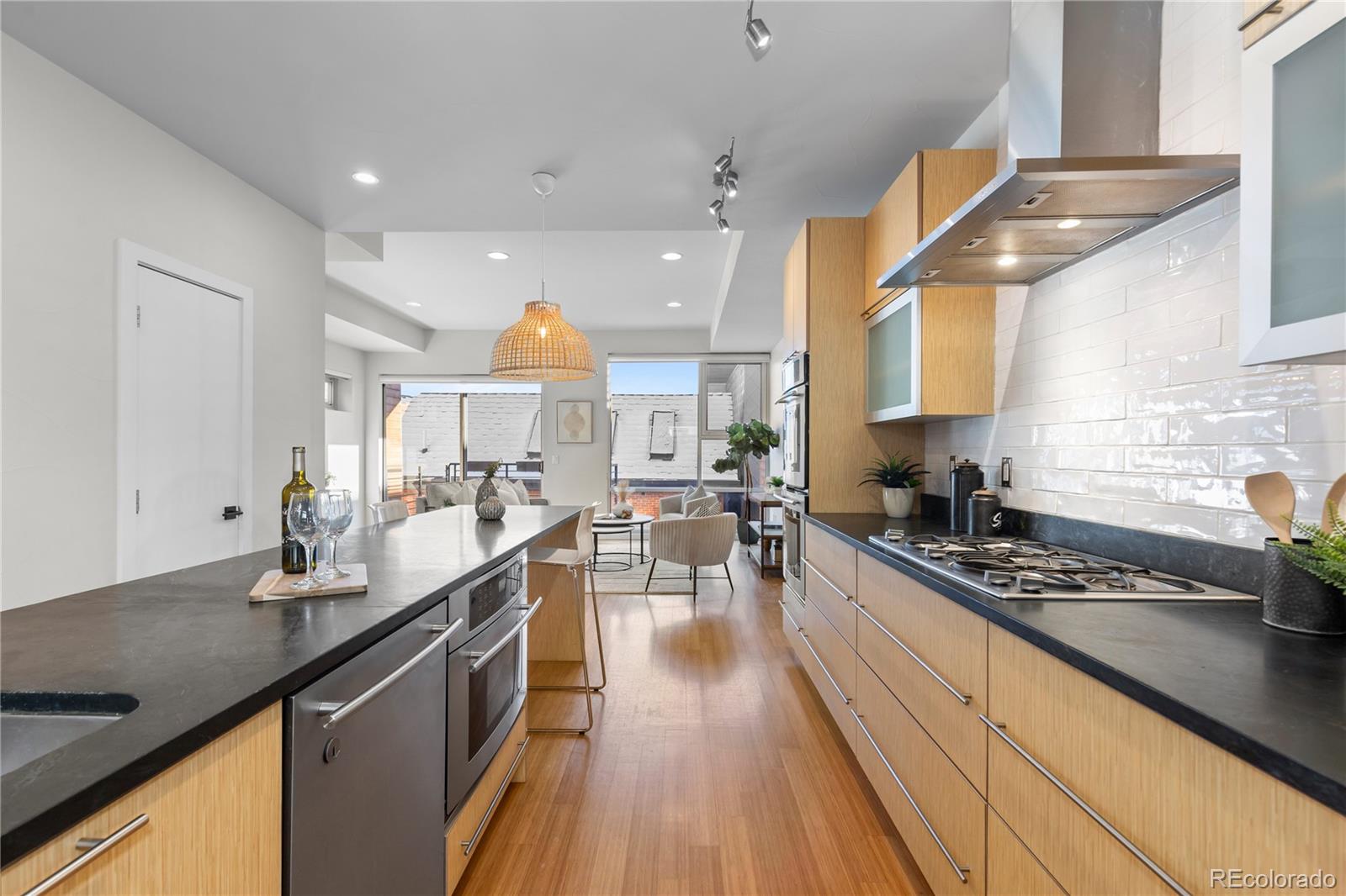 1822 W 33rd Avenue Unit: 103