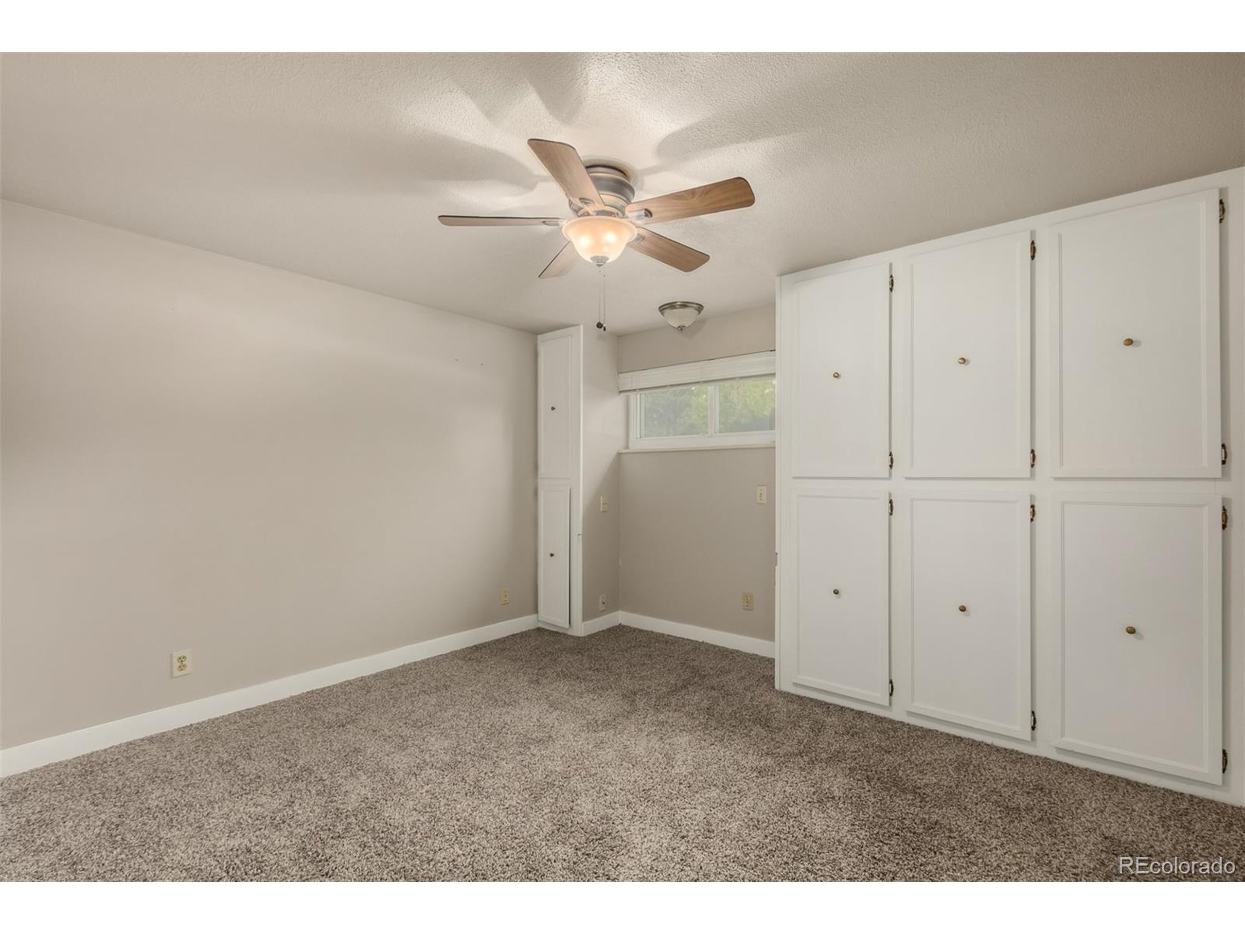 7484 W 73rd Pl