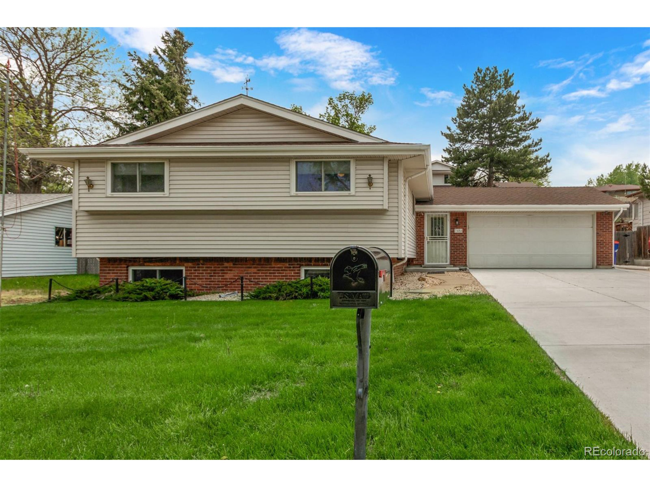 7484 W 73rd Pl