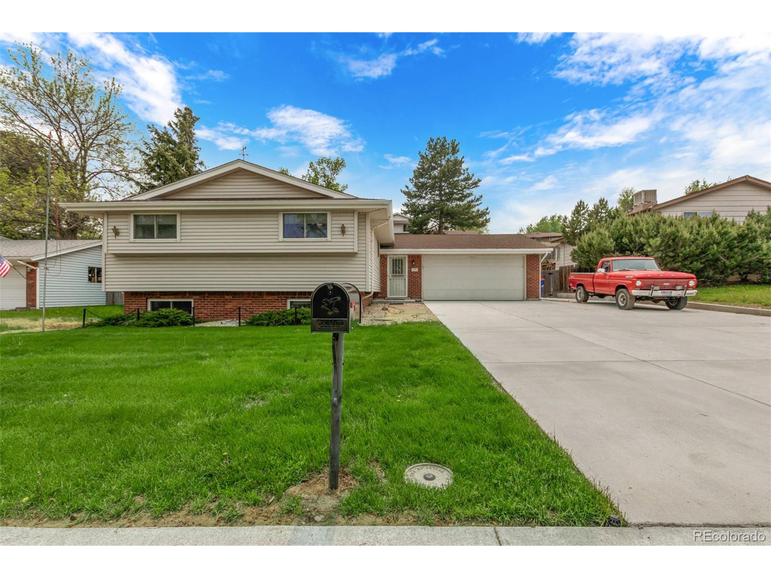 7484 W 73rd Pl