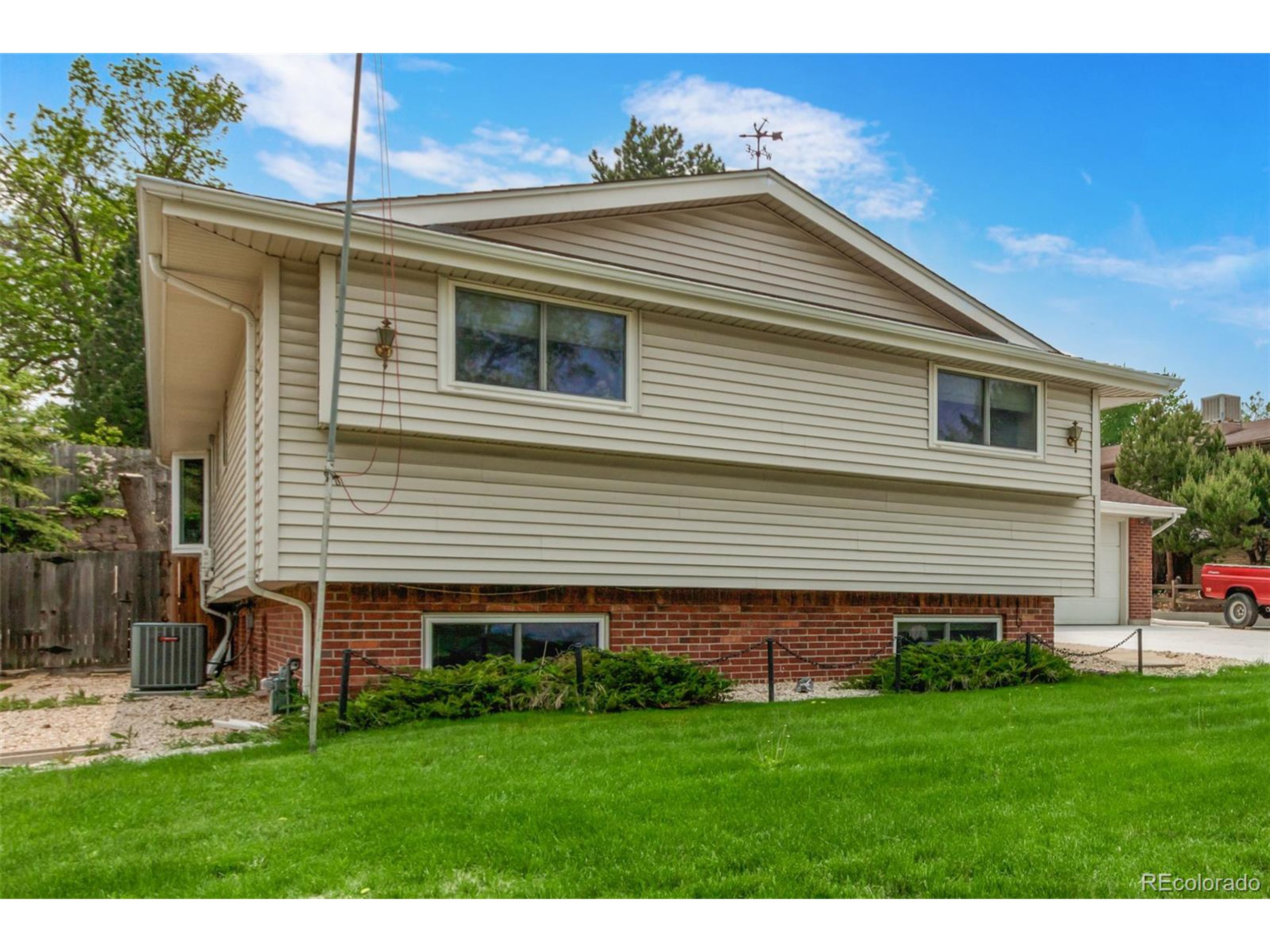 7484 W 73rd Pl