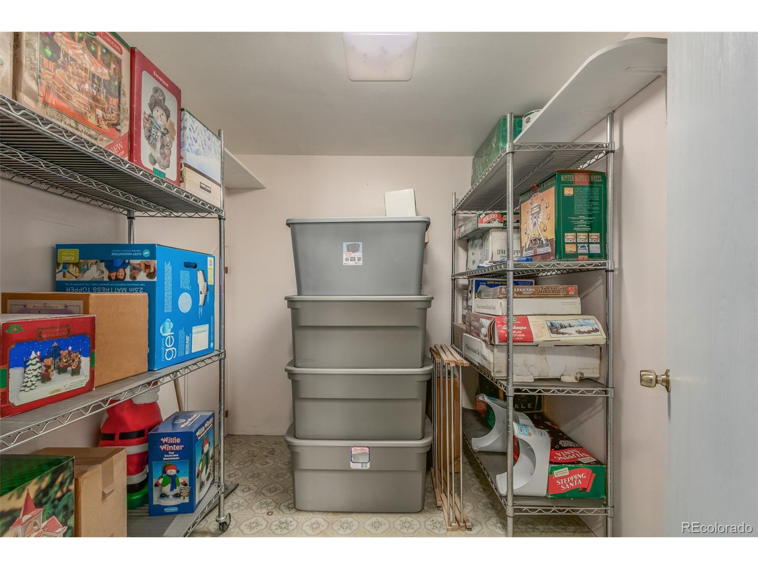 7484 W 73rd Pl