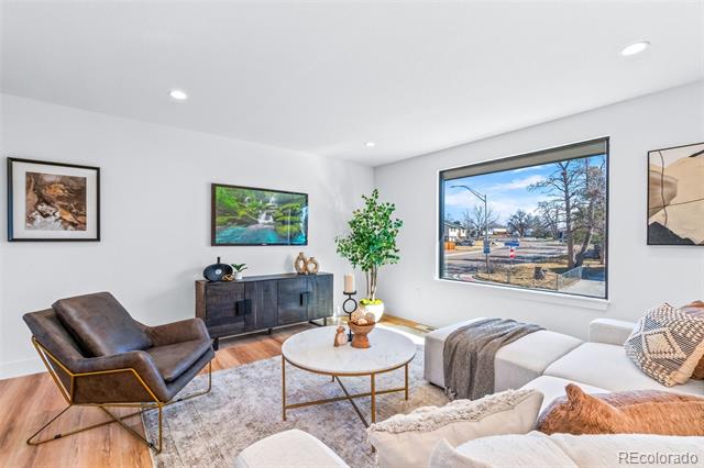 8243 Everett Way
