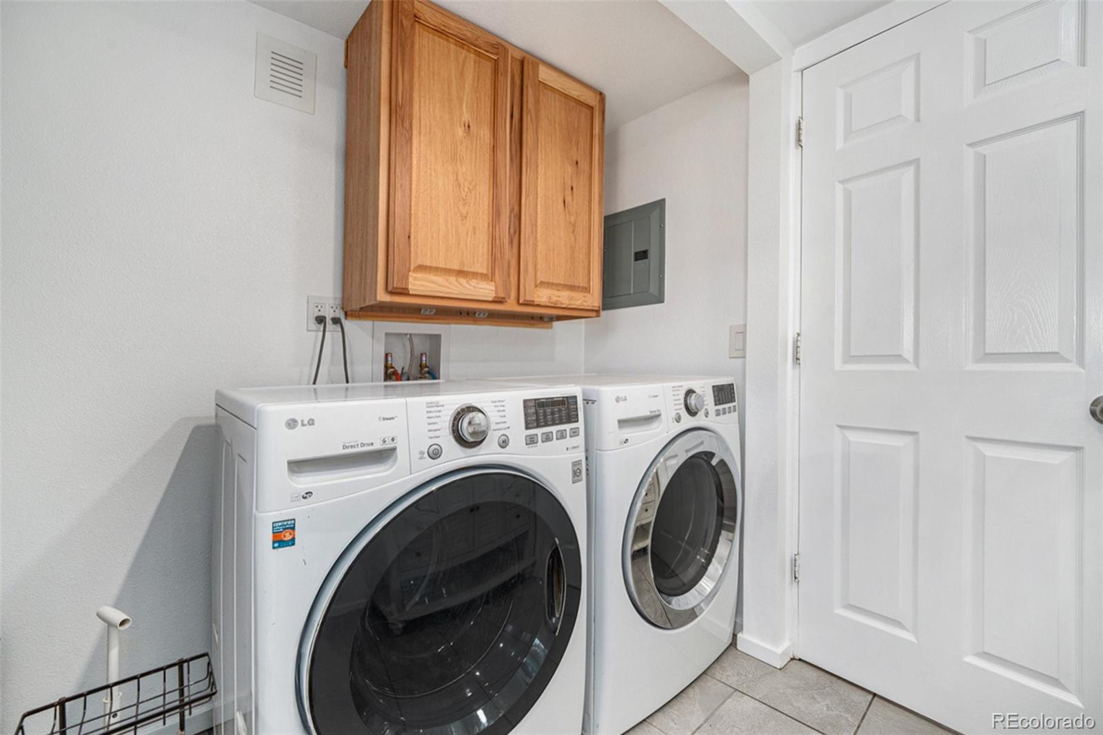 6851 E 77th Place