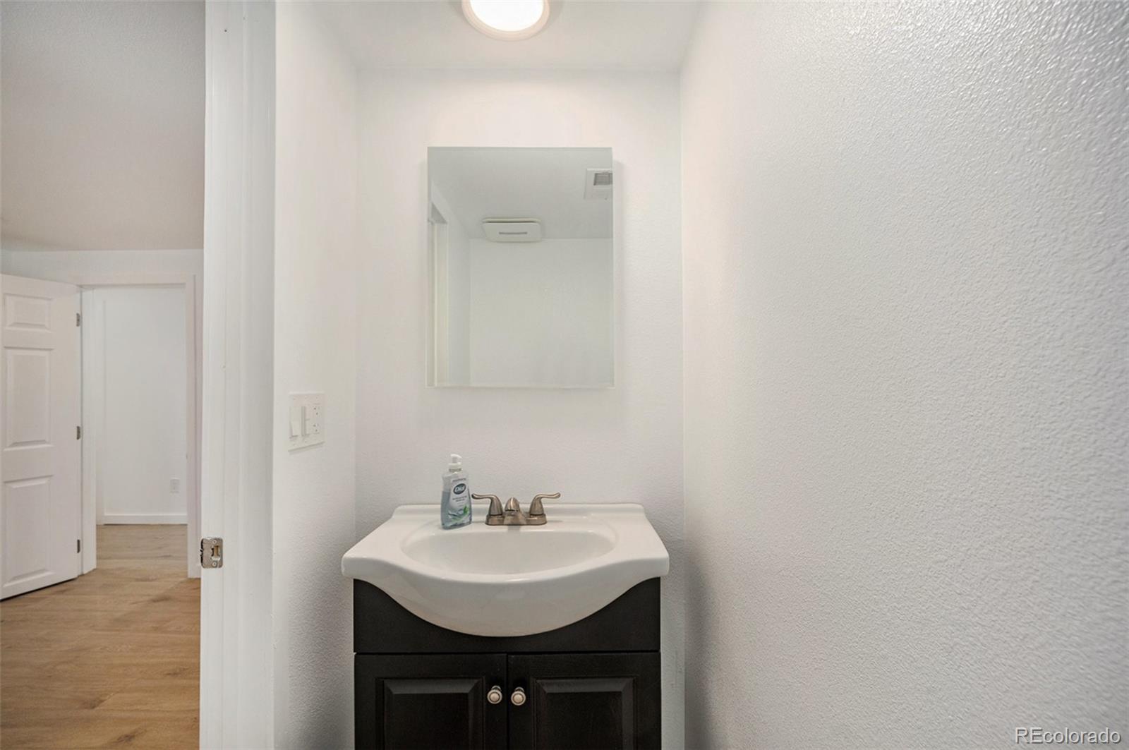 6851 E 77th Place