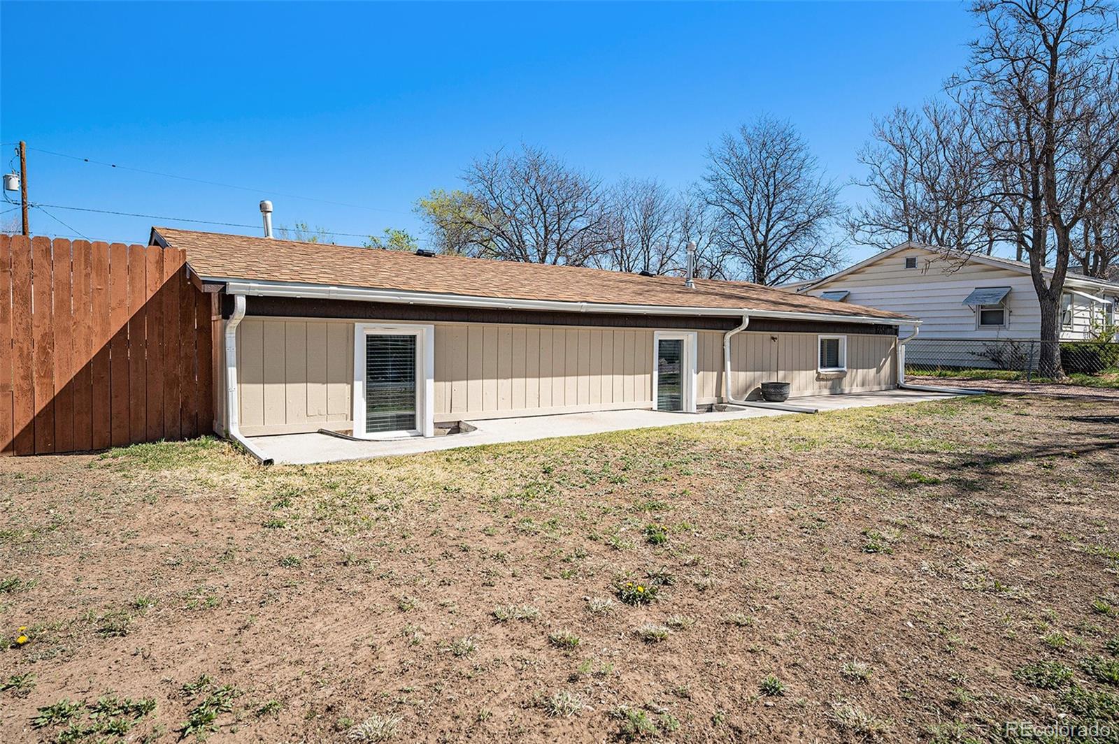 6851 E 77th Place