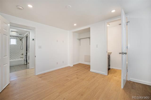 6851 E 77th Place