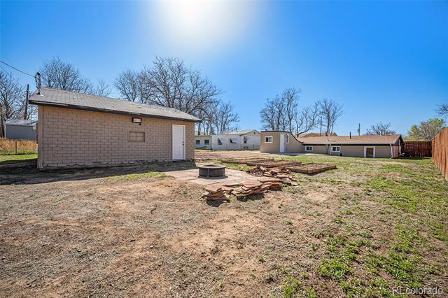 6851 E 77th Place