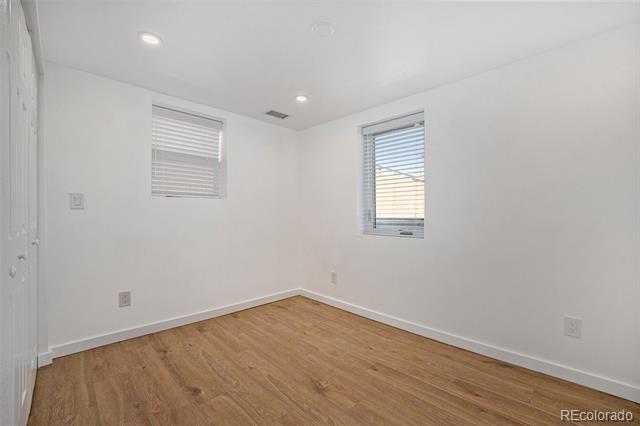 6851 E 77th Place