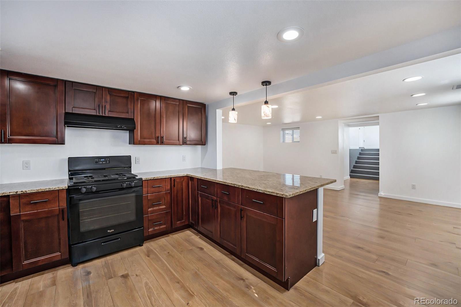 6851 E 77th Place