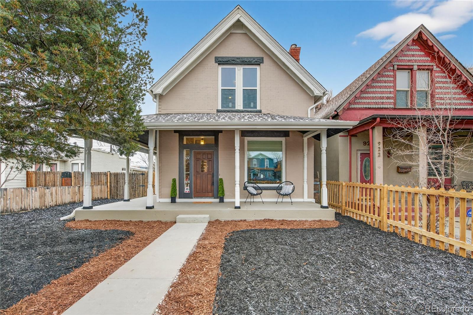 926 Lipan Street