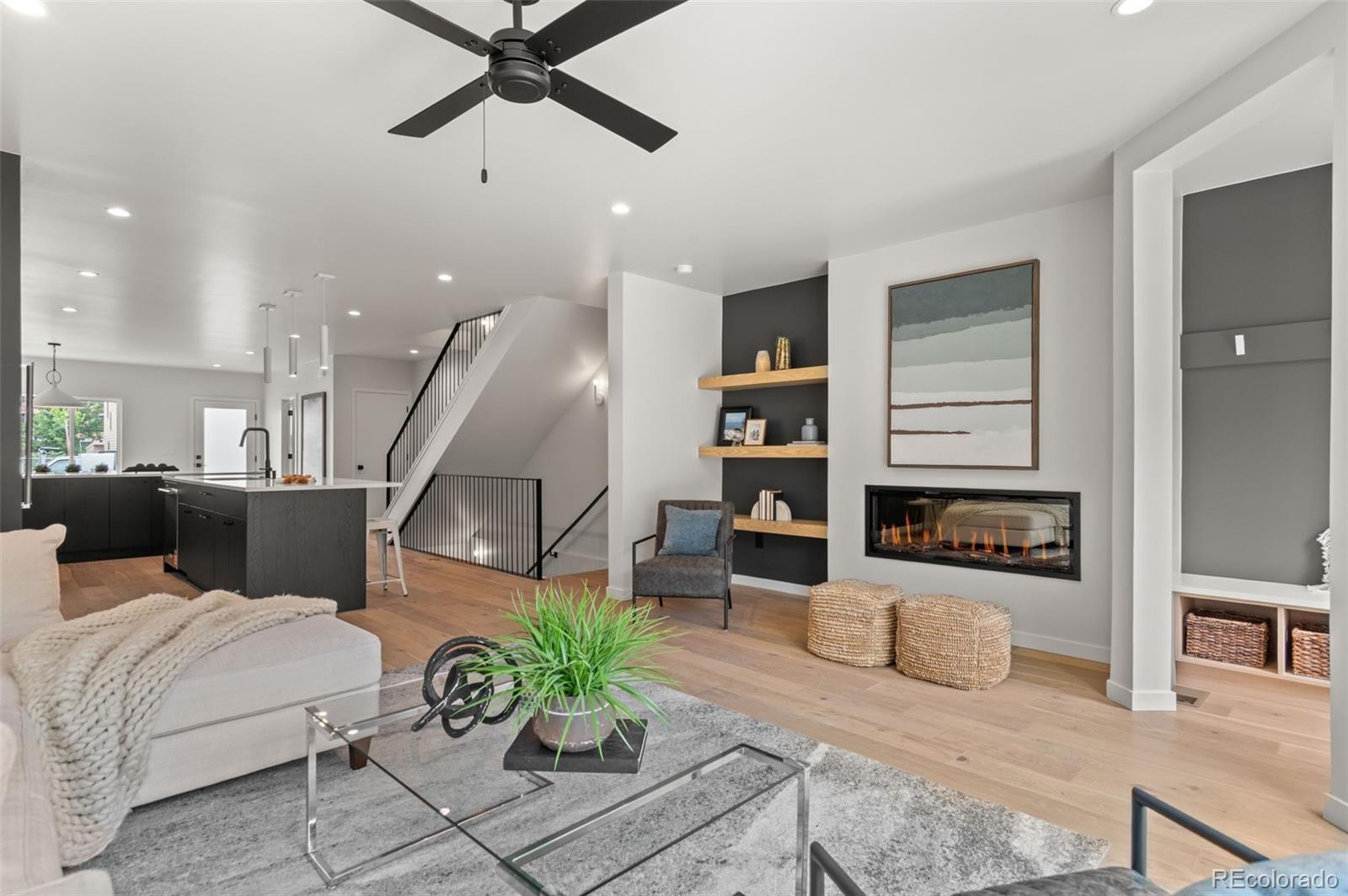 2124 S Cherokee Street