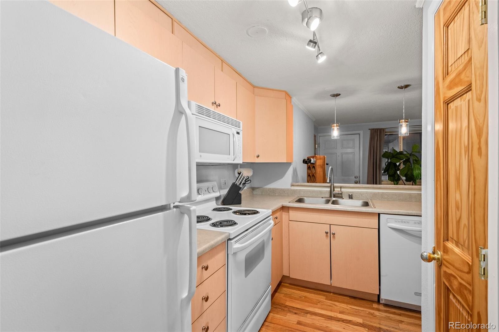 336 N Grant Street Unit: 202