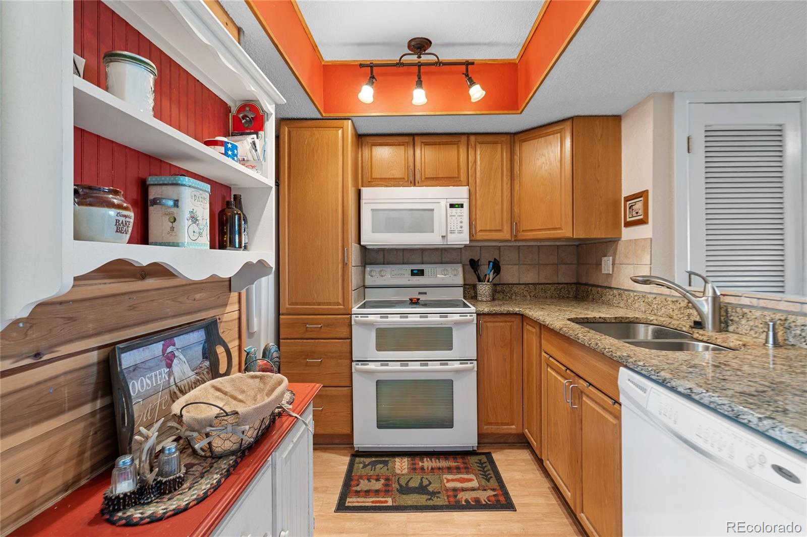 19636 Victorian Drive Unit: B14