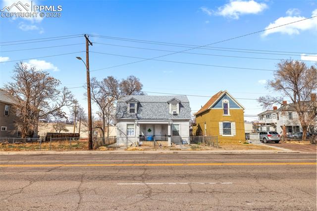 609 W 8th Street 611