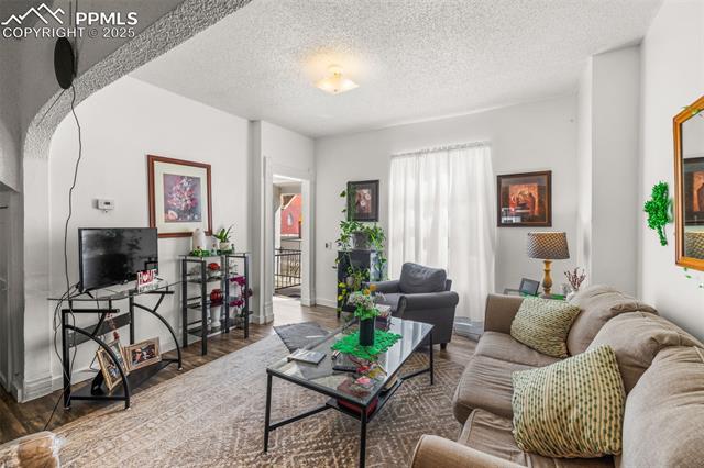 609 W 8th Street 611