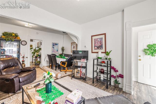 609 W 8th Street 611