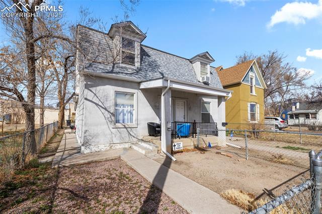 609 W 8th Street 611