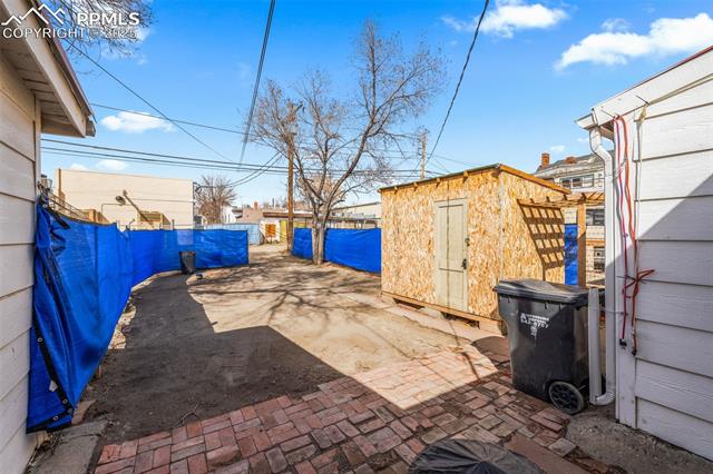 609 W 8th Street 611