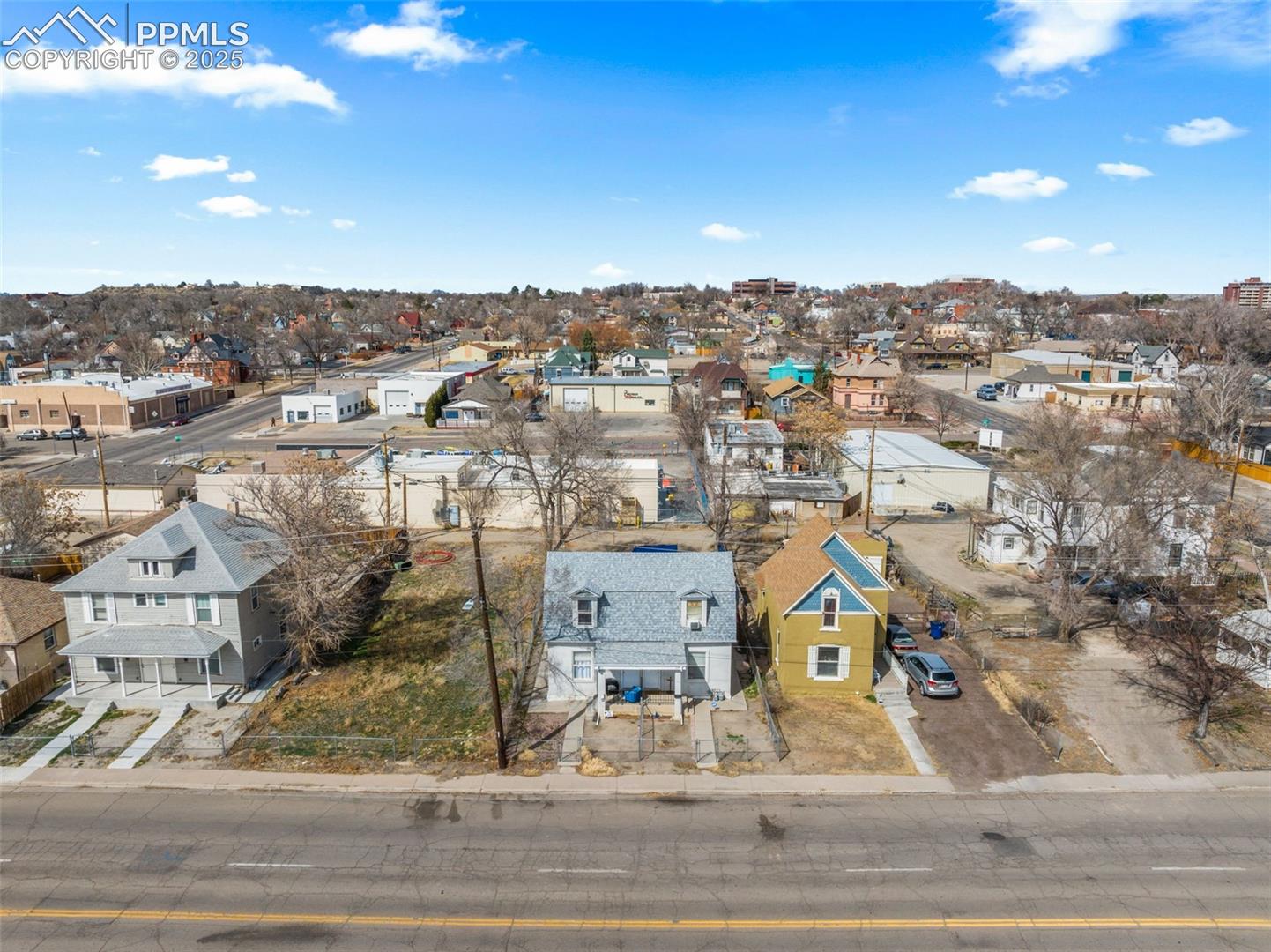 609 W 8th Street 611