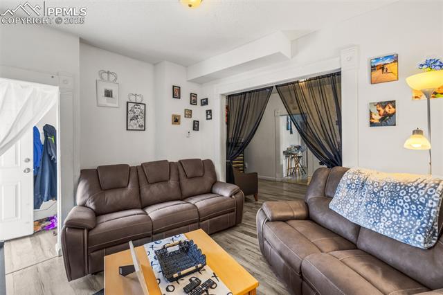 609 W 8th Street 611