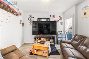 609 W 8th Street 611