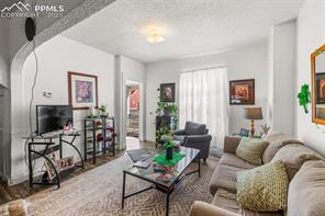 609 W 8th Street 611