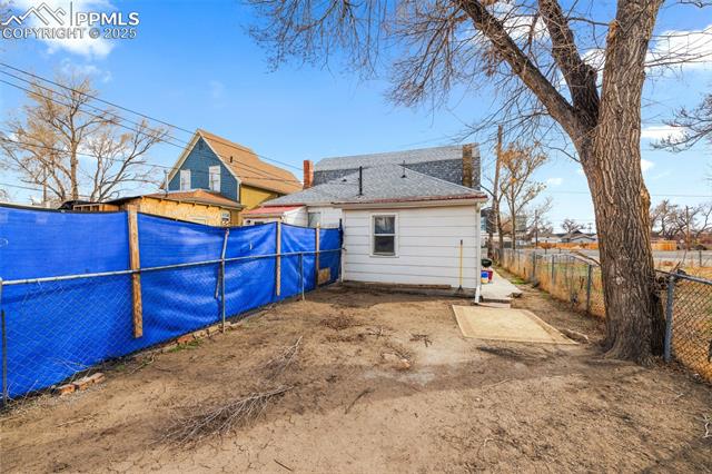 609 W 8th Street 611