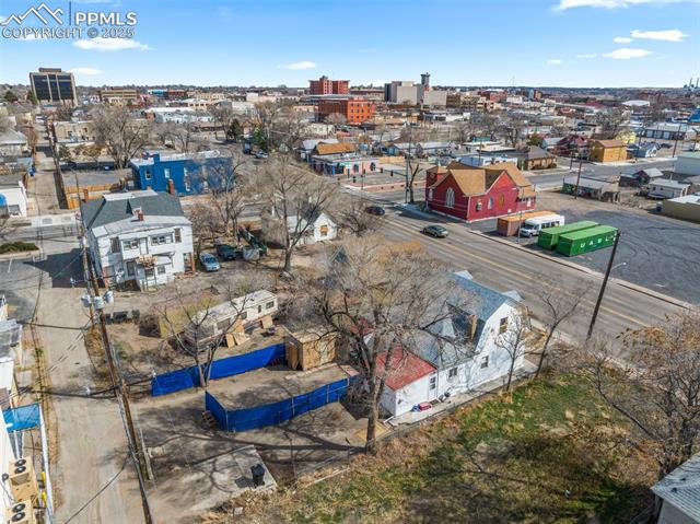 609 W 8th Street 611