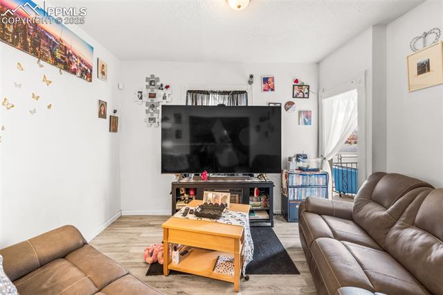 609 W 8th Street 611