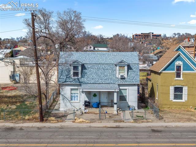 609 W 8th Street 611