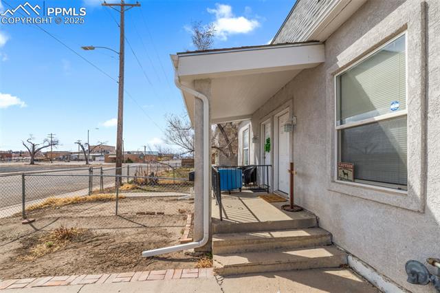 609 W 8th Street 611