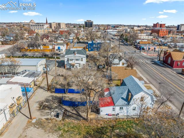 609 W 8th Street 611