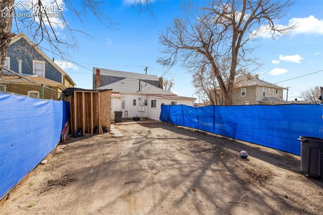 609 W 8th Street 611