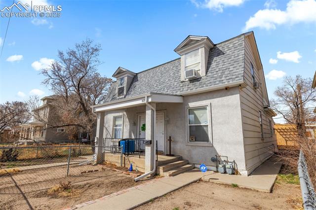 609 W 8th Street 611