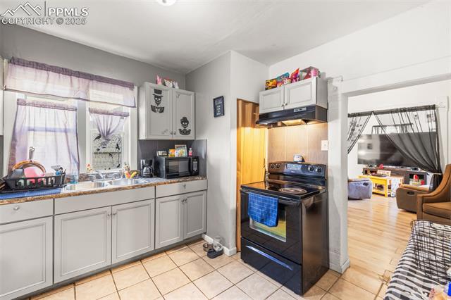 609 W 8th Street 611