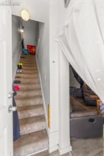 609 W 8th Street 611